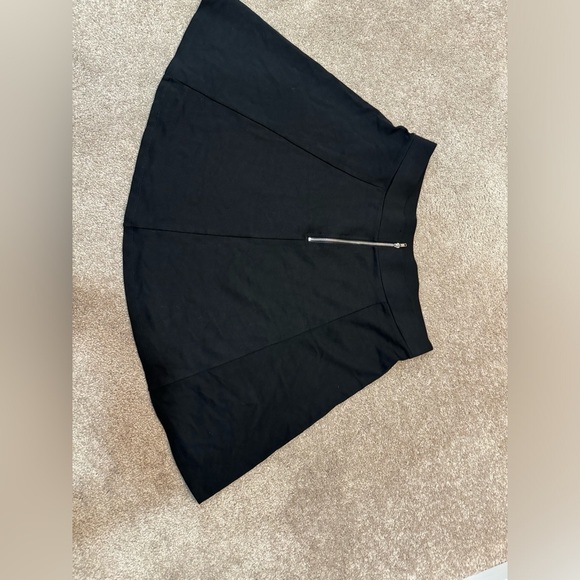 Dresses & Skirts - Divided H&M ladies skirt size L